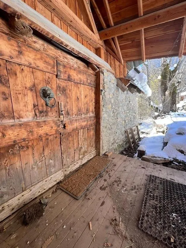 Chalet Spacieux Et Authentique 12 Personnes ألو