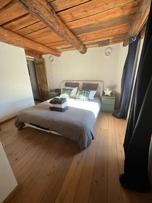 Chalet Spacieux Et Authentique 12 Personnes Allos 0*,  France